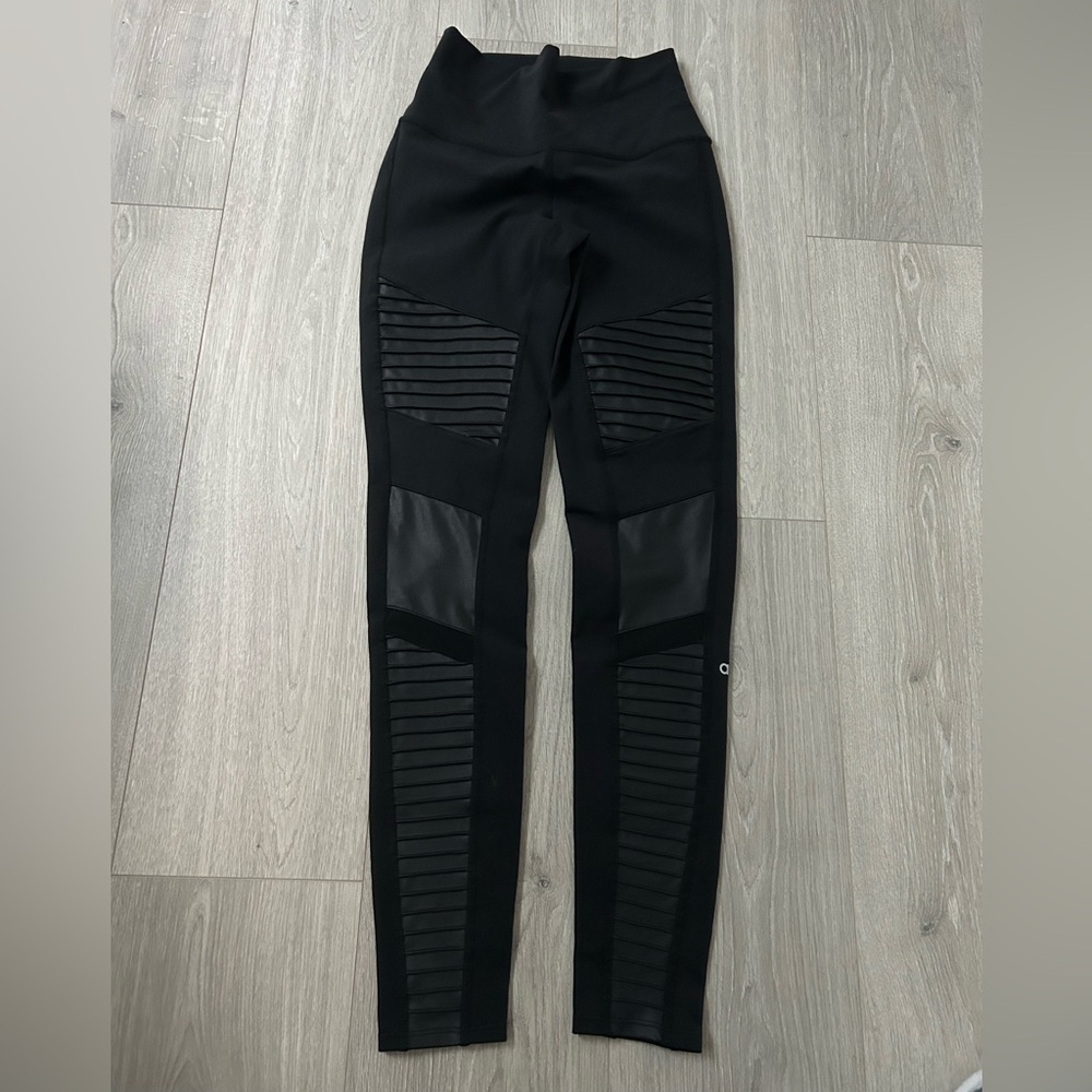 Alo yoga pants